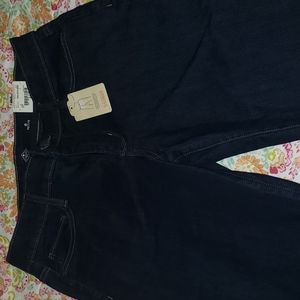 St. John's Bay Capri pants